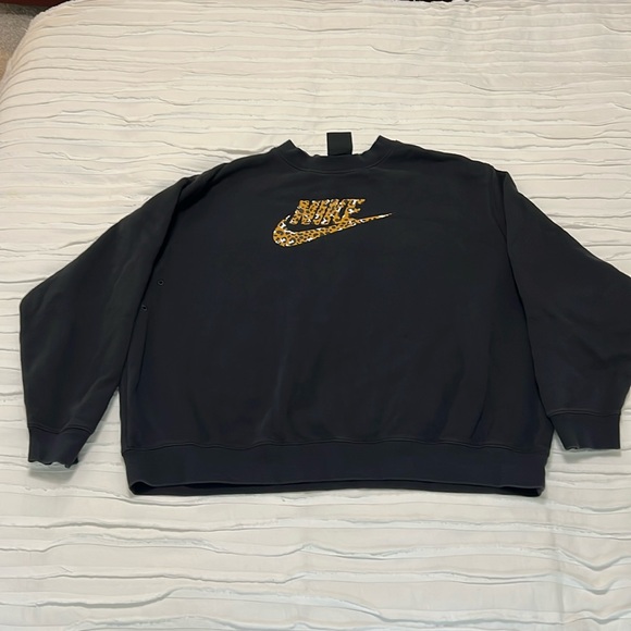 Women’s Nike Animal Print Sweatshirt - Picture 1 of 5